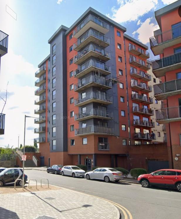 2 Bed Flat for sale Brook Court, Barking IG11
