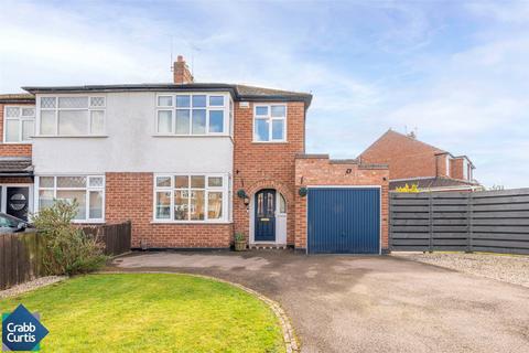 3 bedroom semi-detached house for sale - Chandlers Road,, Whitnash, CV31