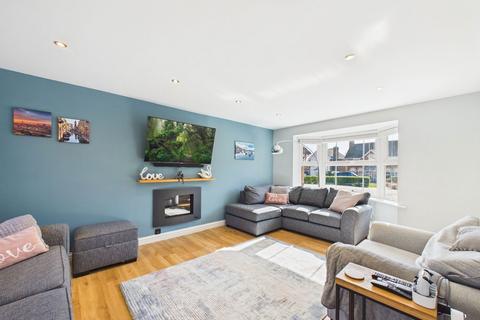 4 bedroom detached house for sale, Hazel Close, Horsham RH13