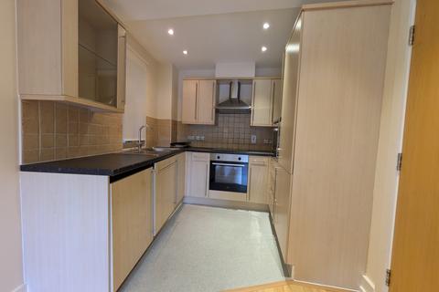 1 bedroom flat to rent, High Street Hampton TW12