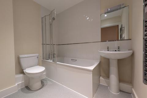 1 bedroom flat to rent, High Street Hampton TW12