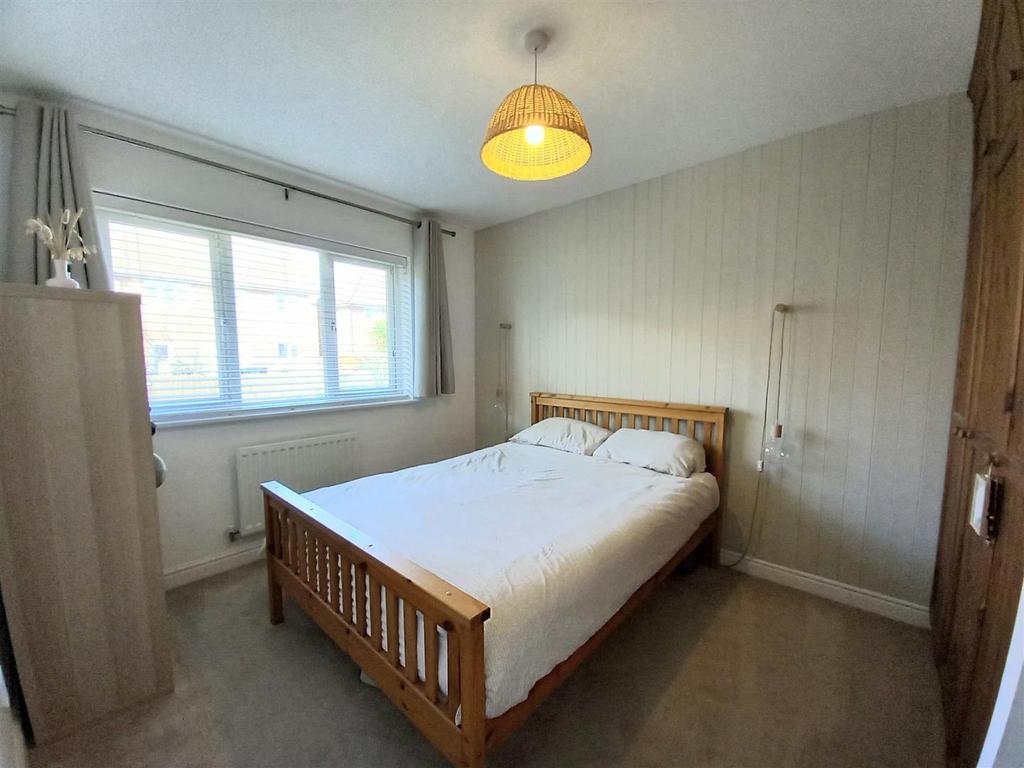 21 Birdwood Bed 2.jpg