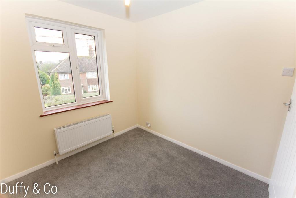 18 Wickham Way (8).jpg