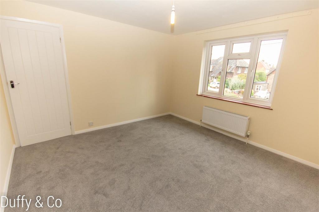 18 Wickham Way (9).jpg