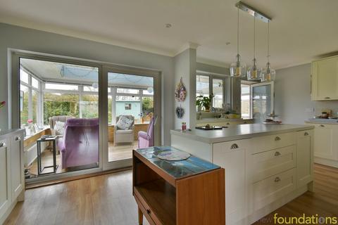 3 bedroom chalet for sale, Ellerslie Lane, Bexhill-on-Sea, TN39