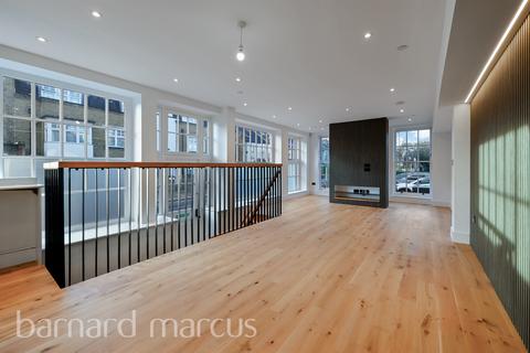 undefined, Lower Richmond Road, London