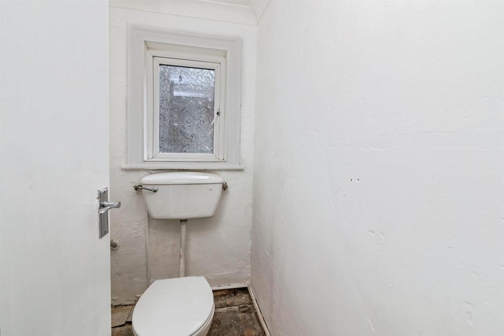 Cloakroom/wc