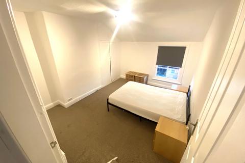 2 bedroom apartment to rent, Victoria Avenue, Manchester, M20