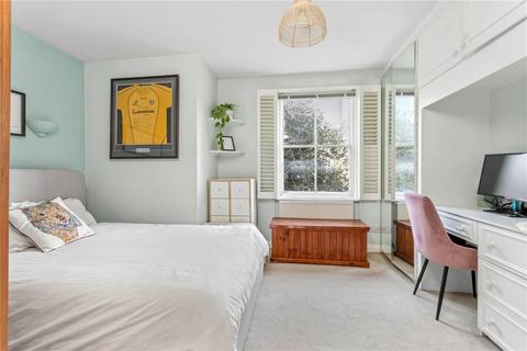 2 bedroom apartment for sale, Highbury Hill, London, N5