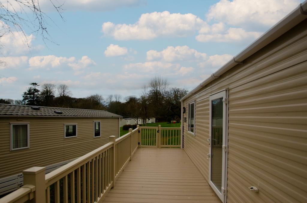 8 Pine Lodge Bodmin Tps 01208 74182 4