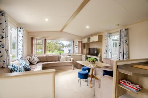 2 bedroom park home for sale, Pine Lake, Hengar Manor Country Park, St. Tudy, Bodmin, PL30 3PL