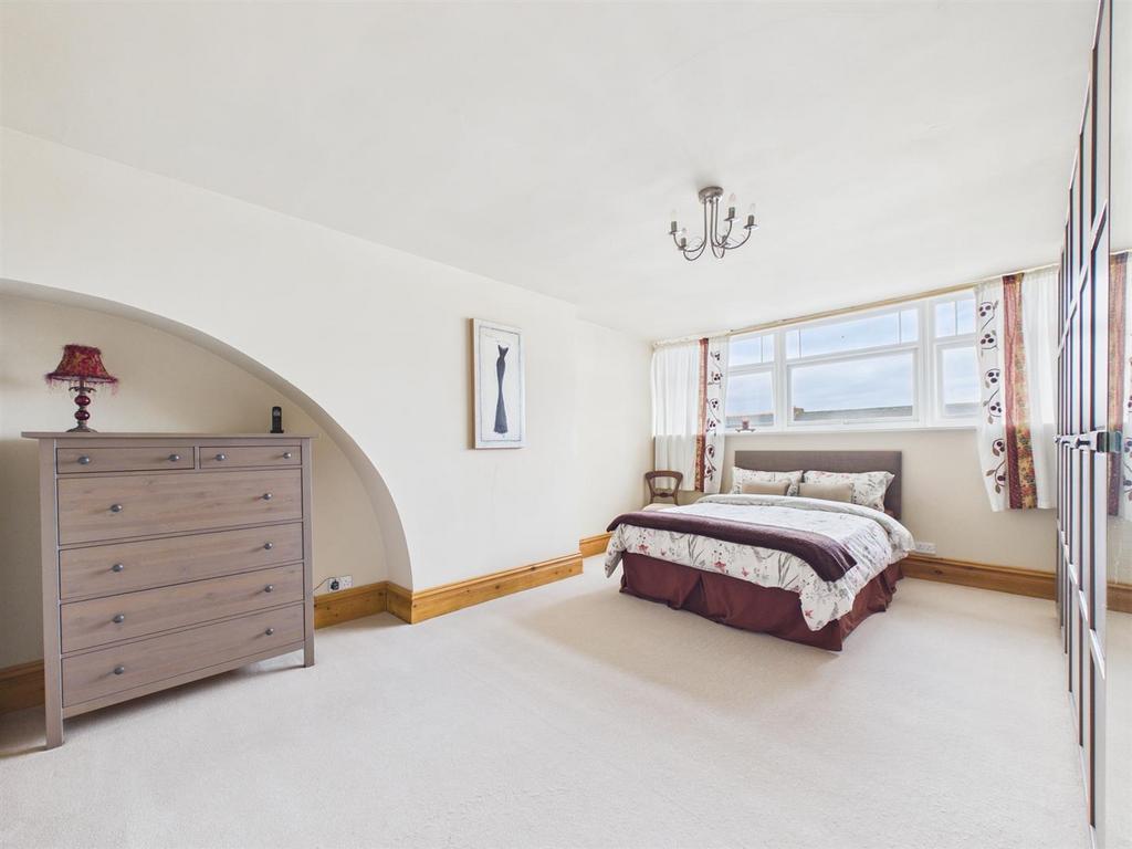 Bed 1.jpg