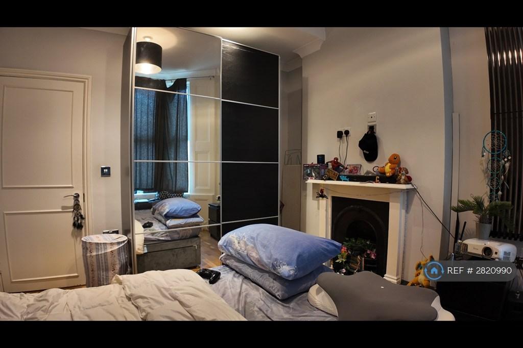 2nd Bedroom / Living Room