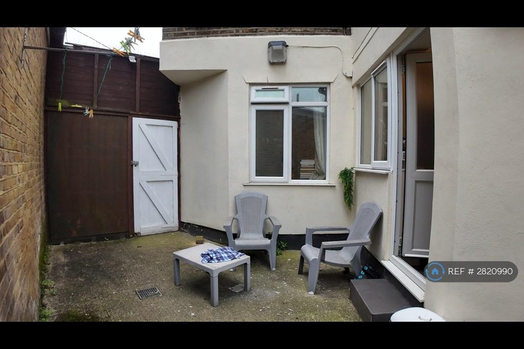 Rear Courtyard
