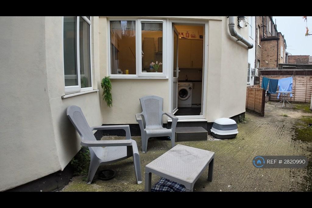 Rear Courtyard
