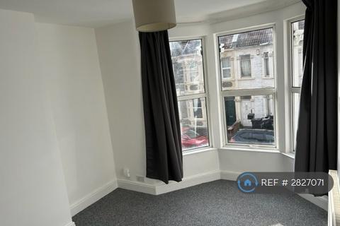 1 bedroom in a flat share to rent, Emlyn Road, Bristol, BS5
