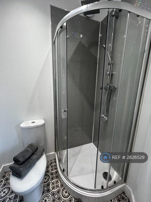 Room 2 En-Suite
