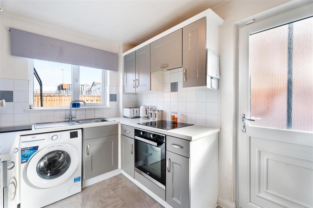 Kitchen2.jpg