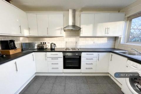 undefined, St Clement Close, Uxbridge, UB8