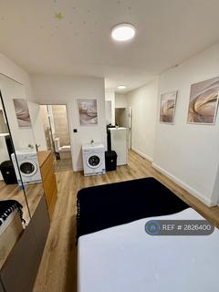 Studio to rent, Cricklewood Broadway, London, NW2
