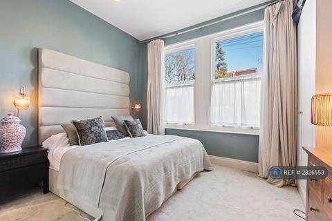 2 bedroom flat to rent, Thornton Avenue, London, SW2
