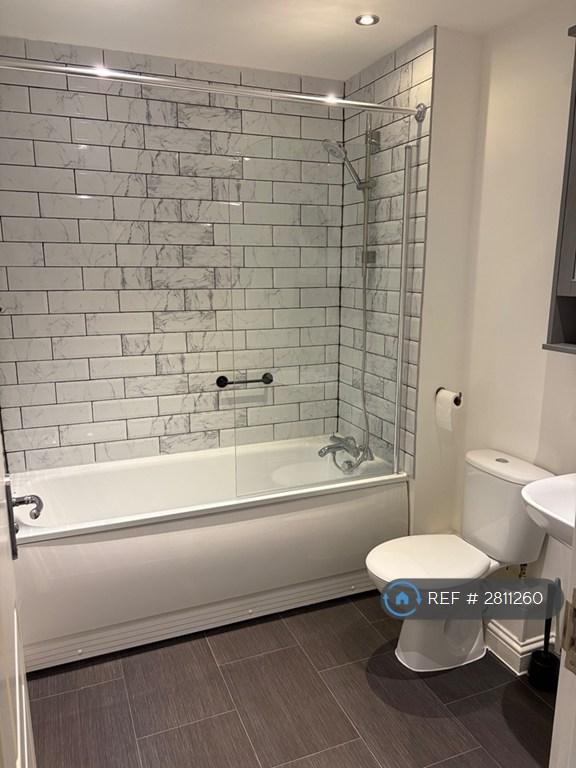 1st Floor Family Bathroom