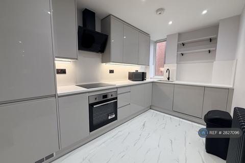 2 bedroom flat to rent, Barrier Point Road, London, E16