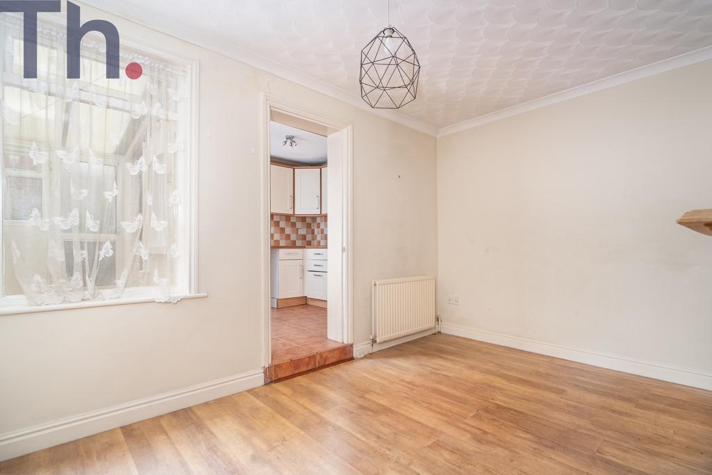 Dining Room &amp; Kitchen