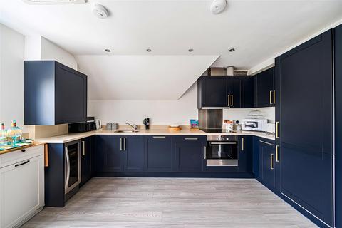 2 bedroom apartment for sale, Waterhouse Lane, Kingswood