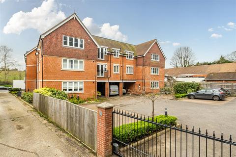 2 bedroom apartment for sale, Waterhouse Lane, Kingswood