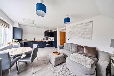 2 bedroom apartment for sale, Waterhouse Lane, Kingswood
