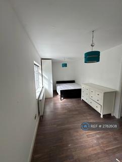 Studio to rent, Abercorn Road, London, NW7