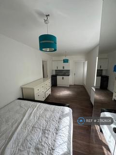 Studio to rent, Abercorn Road, London, NW7