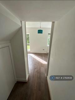 Studio to rent, Abercorn Road, London, NW7