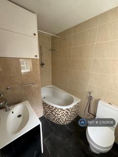Studio to rent, Abercorn Road, London, NW7