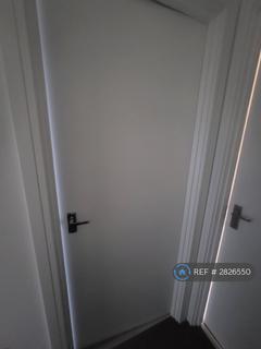 Studio to rent, Beethoven St, London, W10