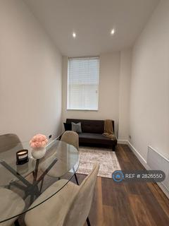 Studio to rent, Beethoven St, London, W10