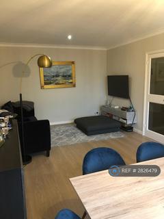 2 bedroom flat to rent, Claydon House, London, NW4