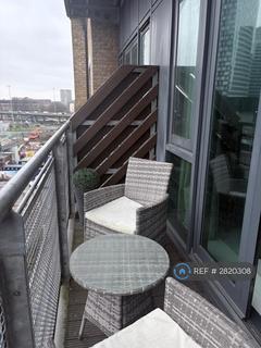 2 bedroom flat to rent, City South, Manchester, M15