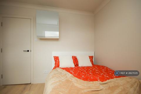 1 bedroom flat to rent, Clarence Road, Hackney, E5