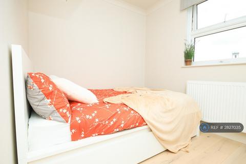 1 bedroom flat to rent, Clarence Road, Hackney, E5