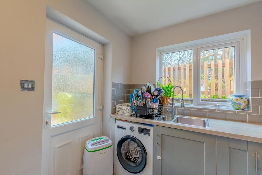 Kitchen 2.jpg