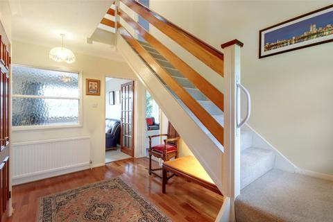 3 bedroom detached house for sale, Tonbridge Road, Hildenborough, Tonbridge, Kent, TN11