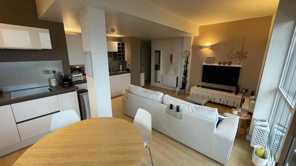 Lounge 1