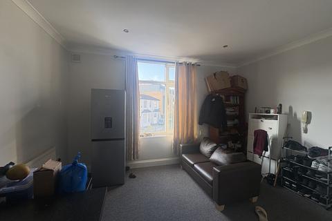 undefined, flat 3 20 Oakfield Road Croydon Surrey CR0 2UA
