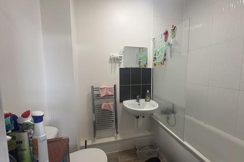 undefined, flat 3 20 Oakfield Road Croydon Surrey CR0 2UA