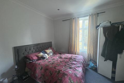 undefined, flat 3 20 Oakfield Road Croydon Surrey CR0 2UA