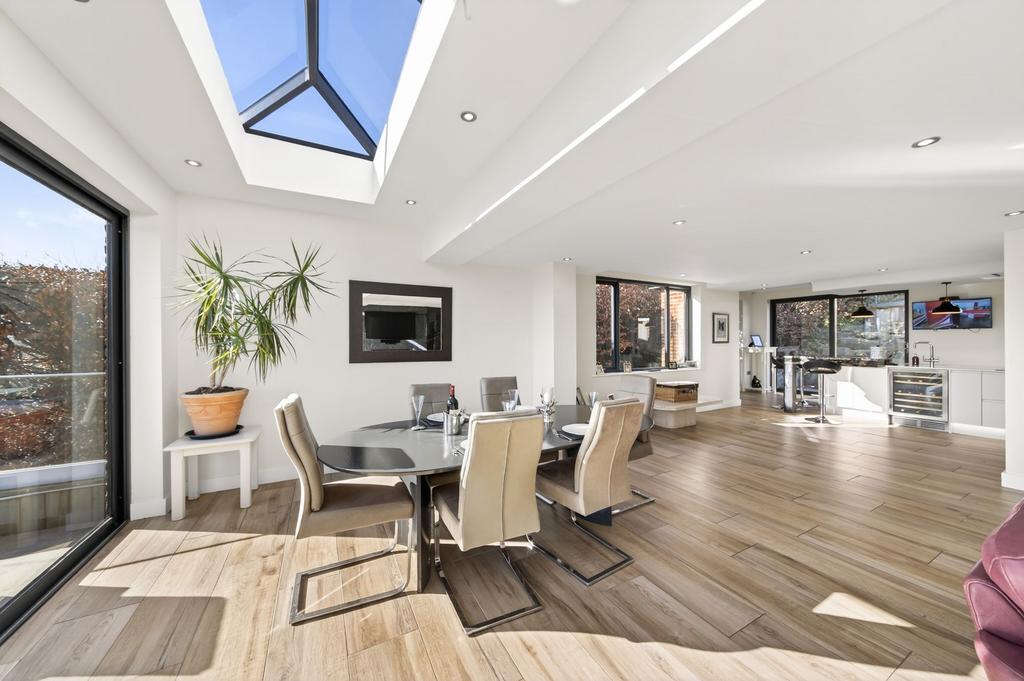 Living dining kitchen