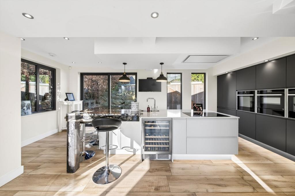 Living dining kitchen