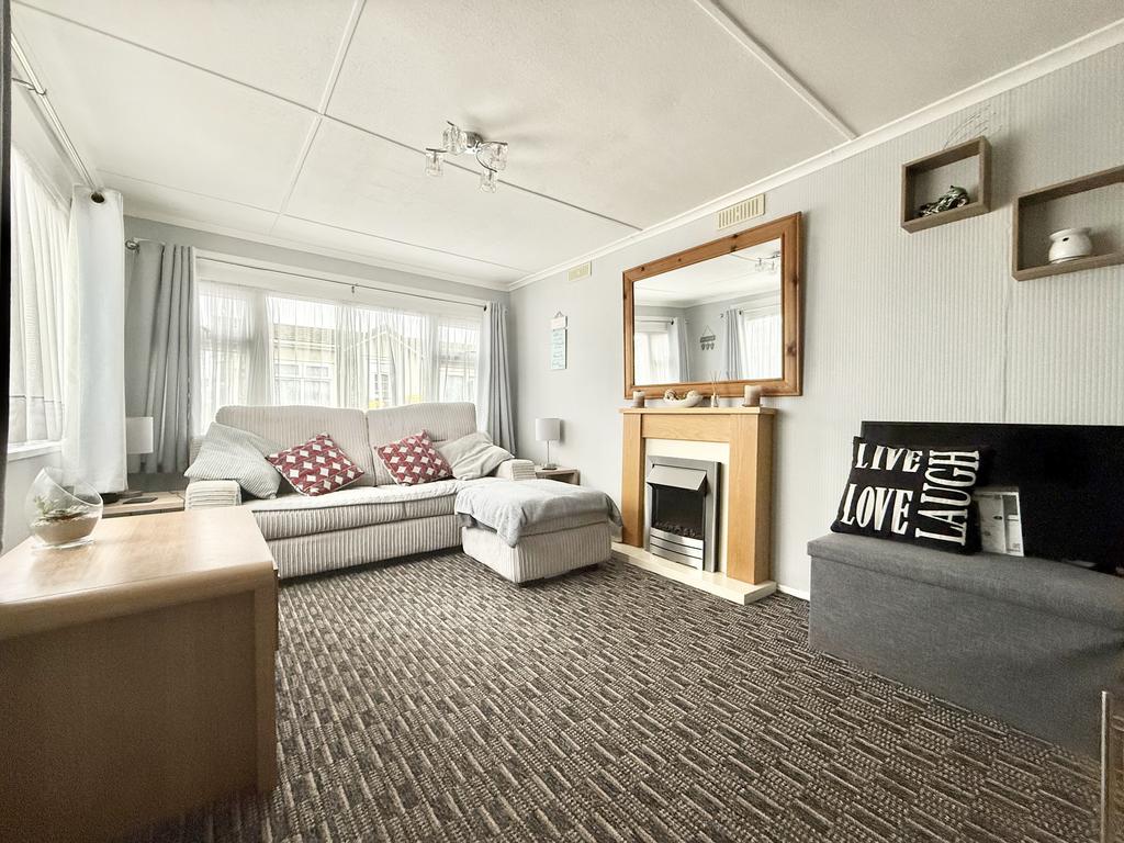 Lounge 3